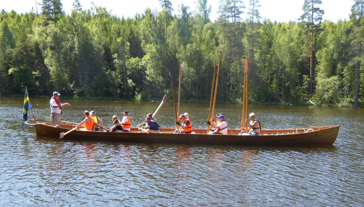 Kyrkbåt Djupnäs II på Strömsholms kanal